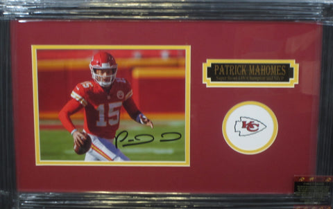Kansas City Chiefs Patrick Mahomes Hand Signed Autographed 8x10 Photo Framed with Matting Includes COA